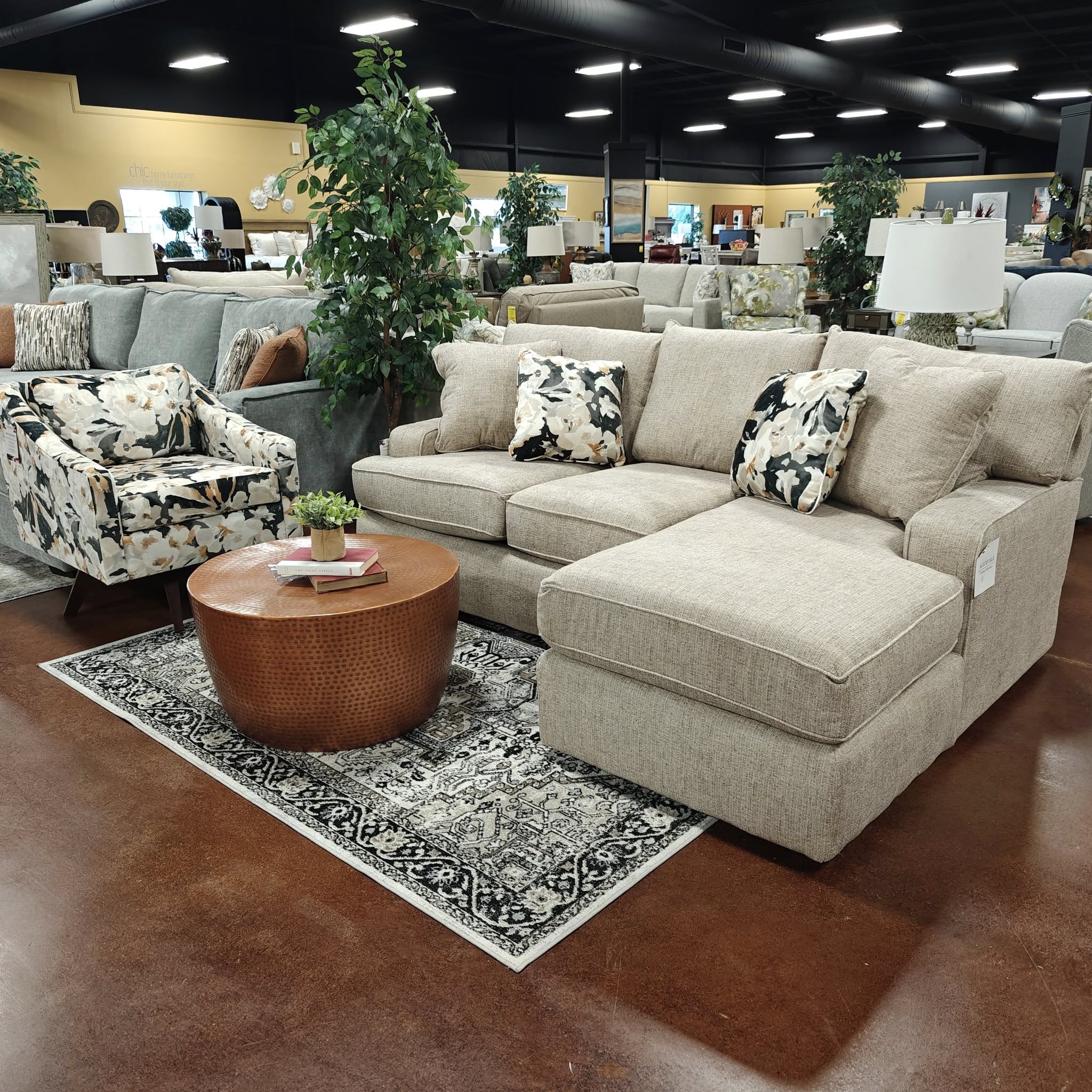 Alexvale Anderson Sectional - Image 6